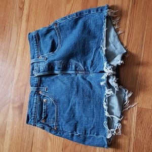 Levis 501 Levi’s 501  Distressed Medium Wash Button Fly Shorts size 26